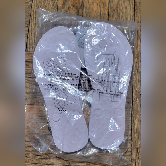 PINK Victoria's Secret Light Pink Flip Flops - Picture 5 of 5